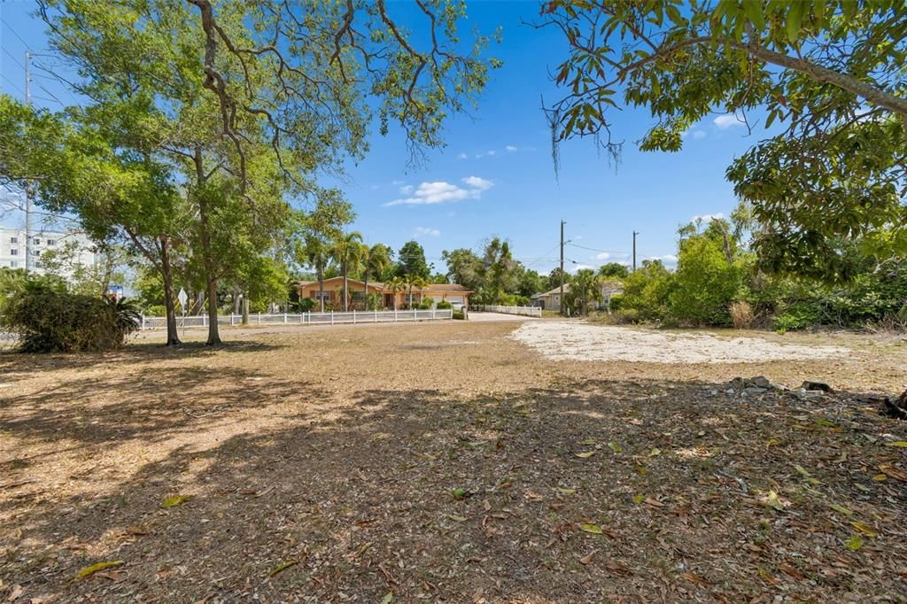 For Sale: $650,000 (0.28 acres)