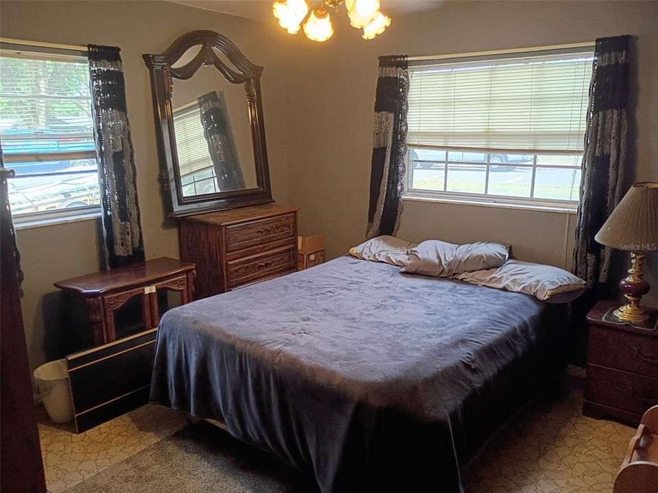 Activo con contrato: $280,000 (3 camas, 2 baños, 1650 Pies cuadrados)
