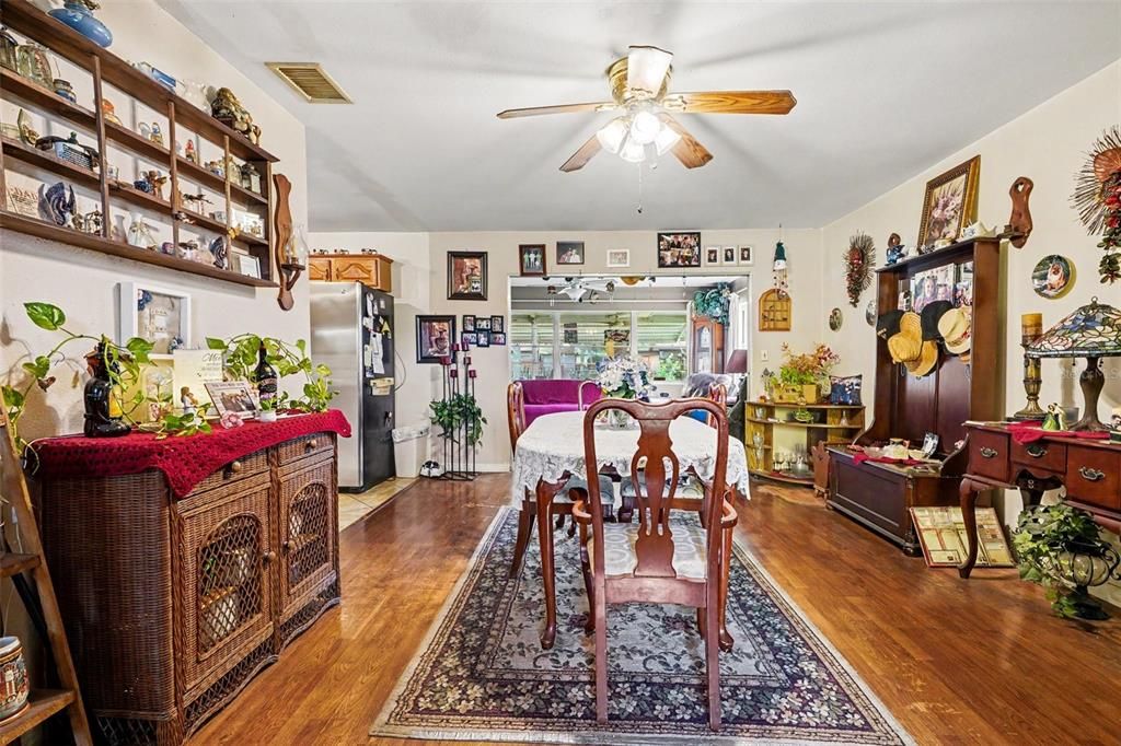 Activo con contrato: $280,000 (3 camas, 2 baños, 1650 Pies cuadrados)