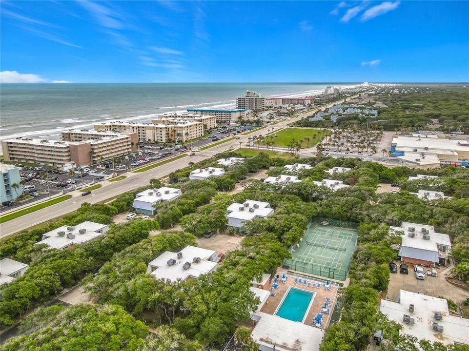 For Sale: $300,000 (2 beds, 2 baths, 1188 Square Feet)