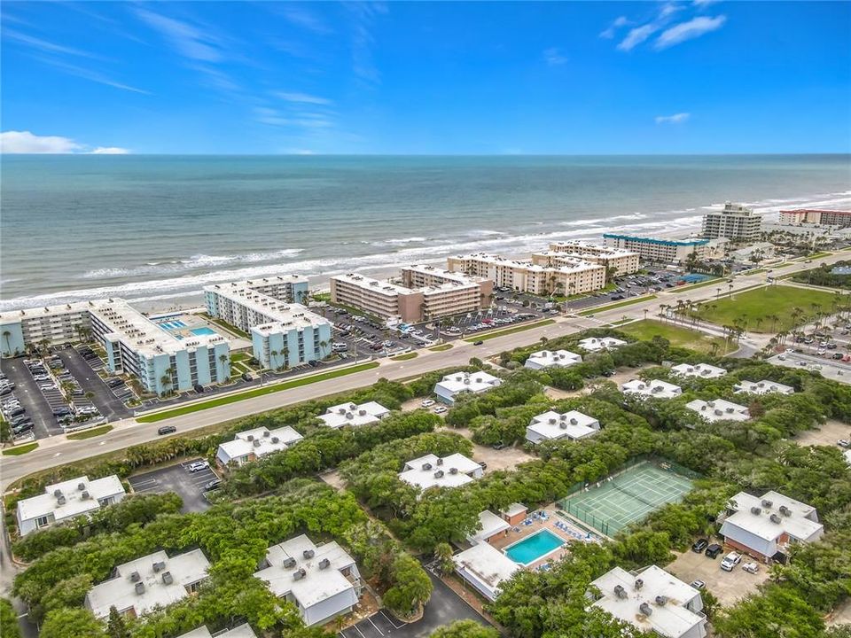 For Sale: $300,000 (2 beds, 2 baths, 1188 Square Feet)