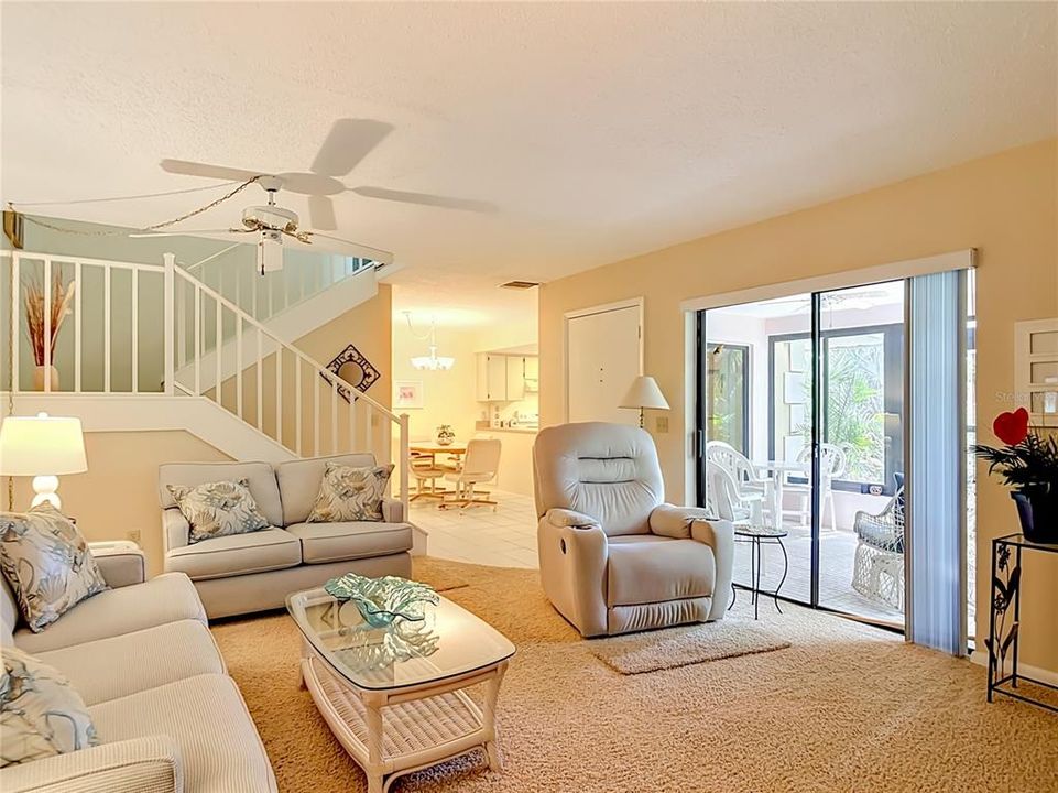 For Sale: $300,000 (2 beds, 2 baths, 1188 Square Feet)