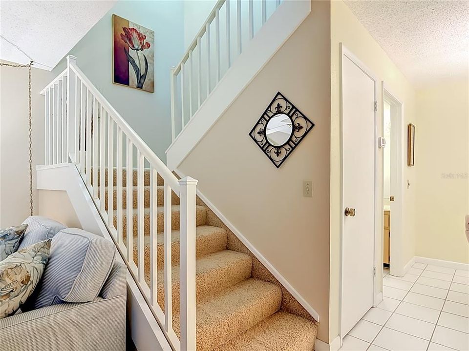 For Sale: $300,000 (2 beds, 2 baths, 1188 Square Feet)