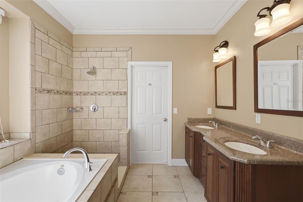 For Sale: $799,000 (3 beds, 2 baths, 2234 Square Feet)