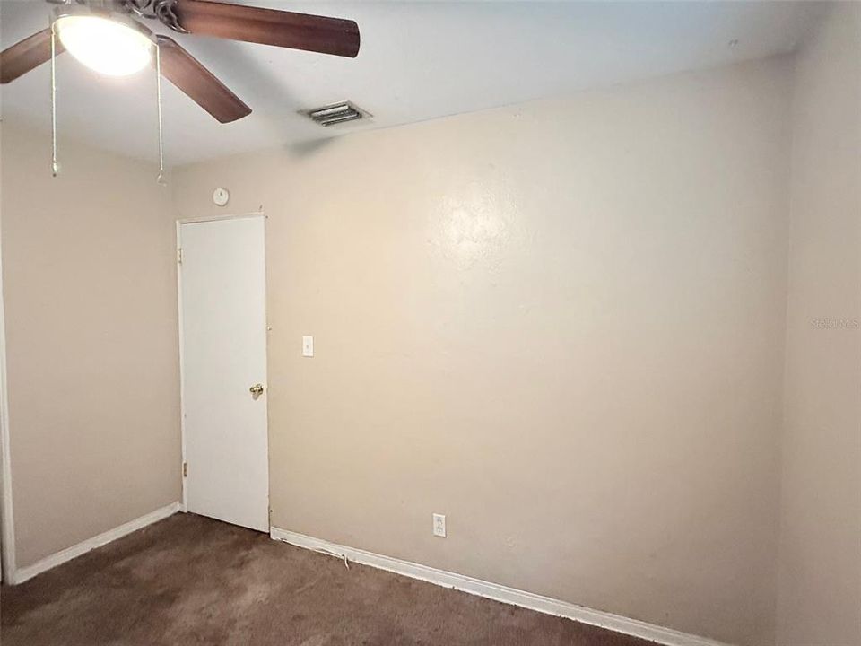 Active With Contract: $1,850 (2 beds, 1 baths, 830 Square Feet)