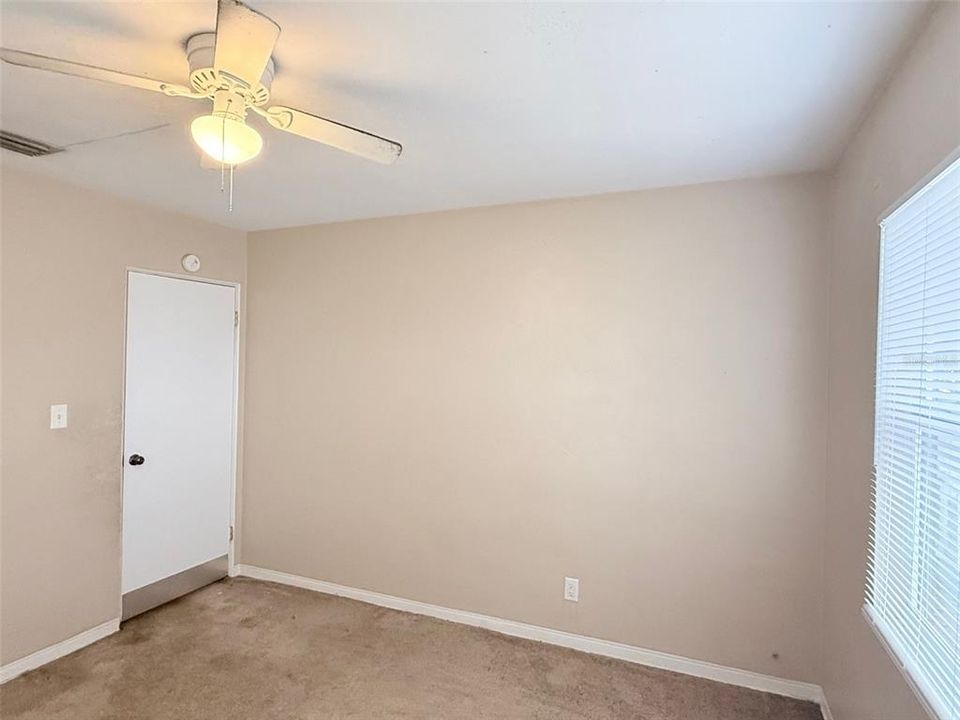 Active With Contract: $1,850 (2 beds, 1 baths, 830 Square Feet)