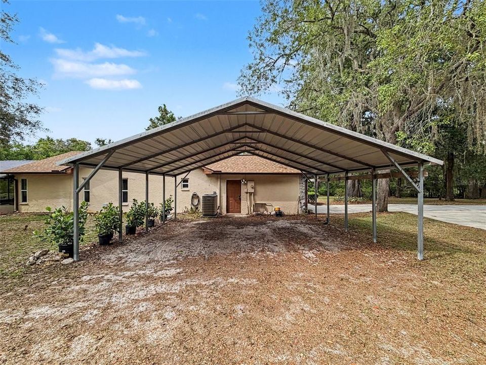 En Venta: $409,000 (3 camas, 2 baños, 1966 Pies cuadrados)