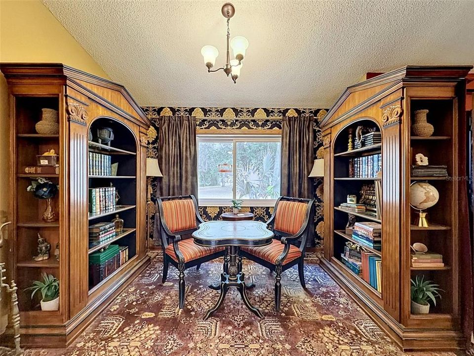 En Venta: $409,000 (3 camas, 2 baños, 1966 Pies cuadrados)