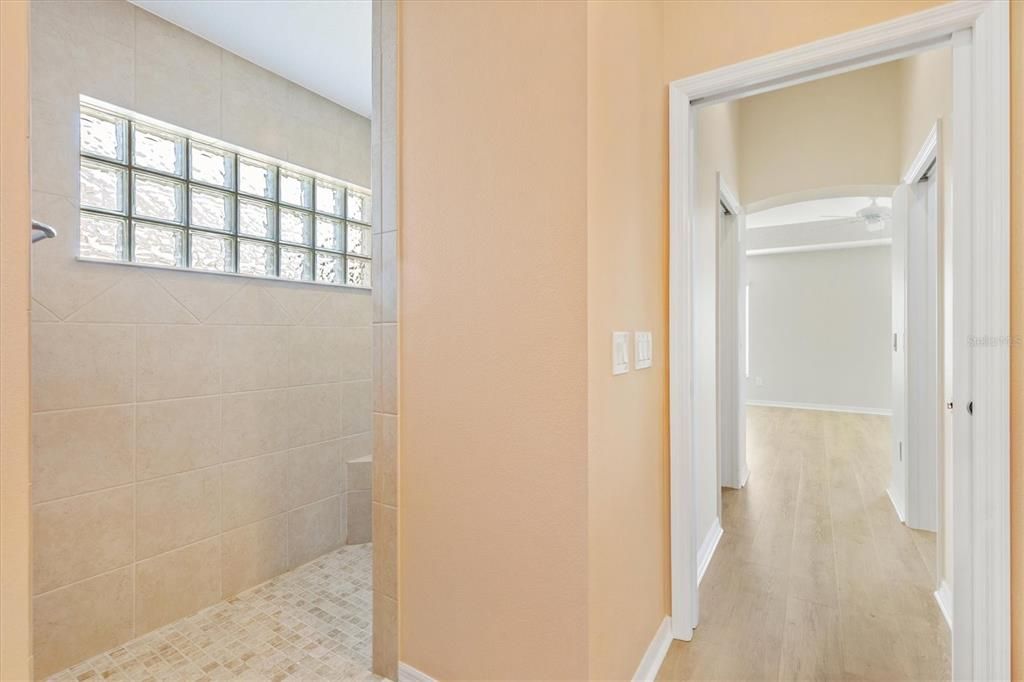 Под контрактом: $455,000 (3 спален, 2 ванн, 1890 Квадратных фут)