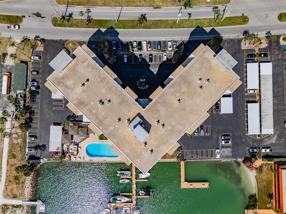 For Sale: $319,900 (1 beds, 1 baths, 895 Square Feet)