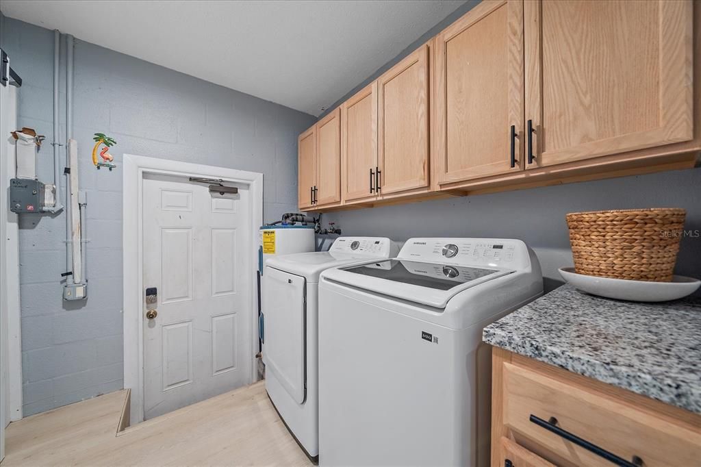 For Rent: $2,800 (2 beds, 2 baths, 1431 Square Feet)