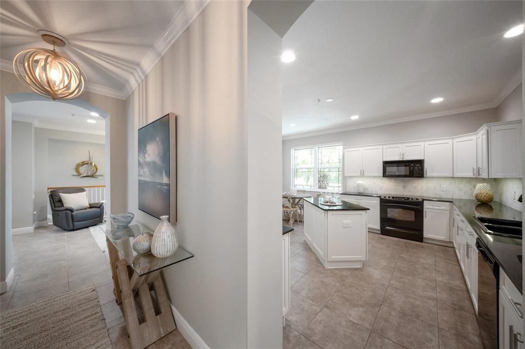 Activo con contrato: $529,000 (3 camas, 3 baños, 2344 Pies cuadrados)