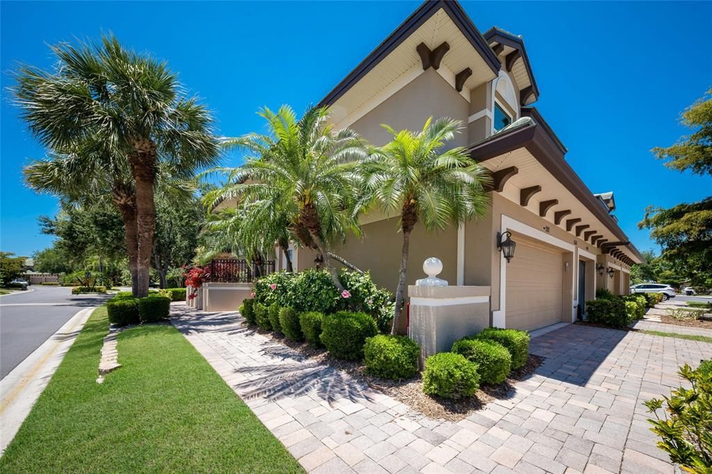 Activo con contrato: $529,000 (3 camas, 3 baños, 2344 Pies cuadrados)