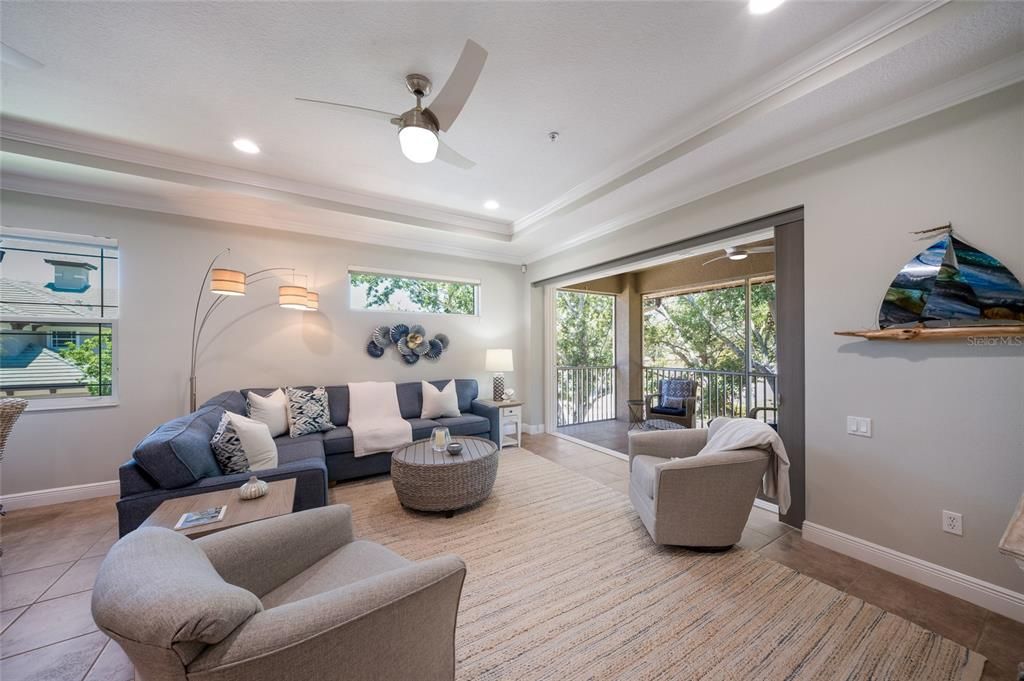 Activo con contrato: $529,000 (3 camas, 3 baños, 2344 Pies cuadrados)