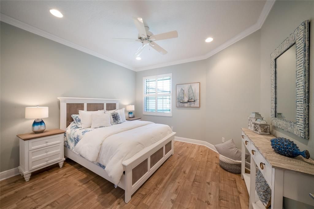 Activo con contrato: $529,000 (3 camas, 3 baños, 2344 Pies cuadrados)