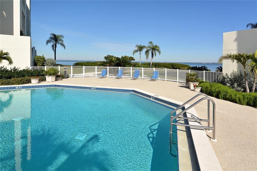 For Sale: $579,000 (2 beds, 2 baths, 1192 Square Feet)