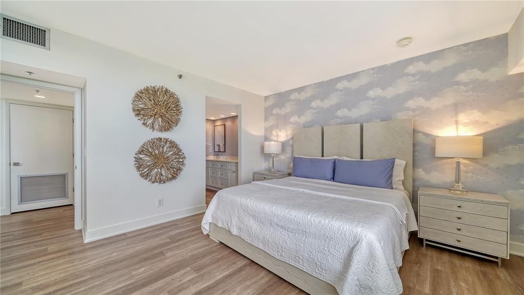 For Sale: $579,000 (2 beds, 2 baths, 1192 Square Feet)