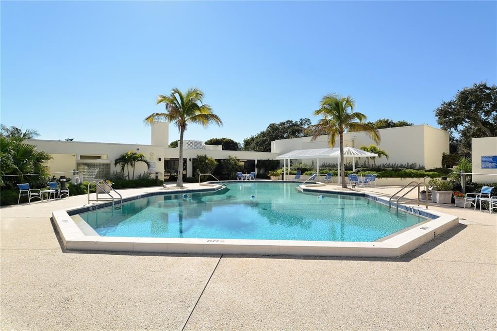 For Sale: $579,000 (2 beds, 2 baths, 1192 Square Feet)