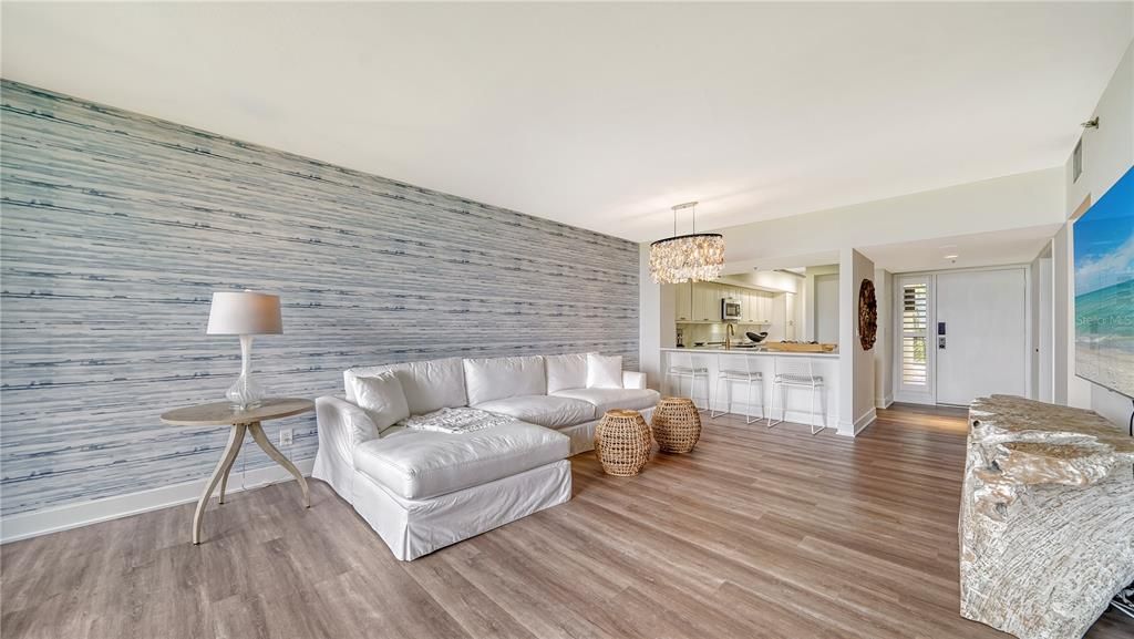 For Sale: $579,000 (2 beds, 2 baths, 1192 Square Feet)