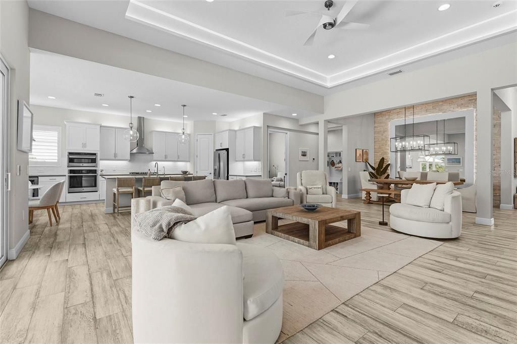 En Venta: $1,325,000 (3 camas, 2 baños, 2376 Pies cuadrados)