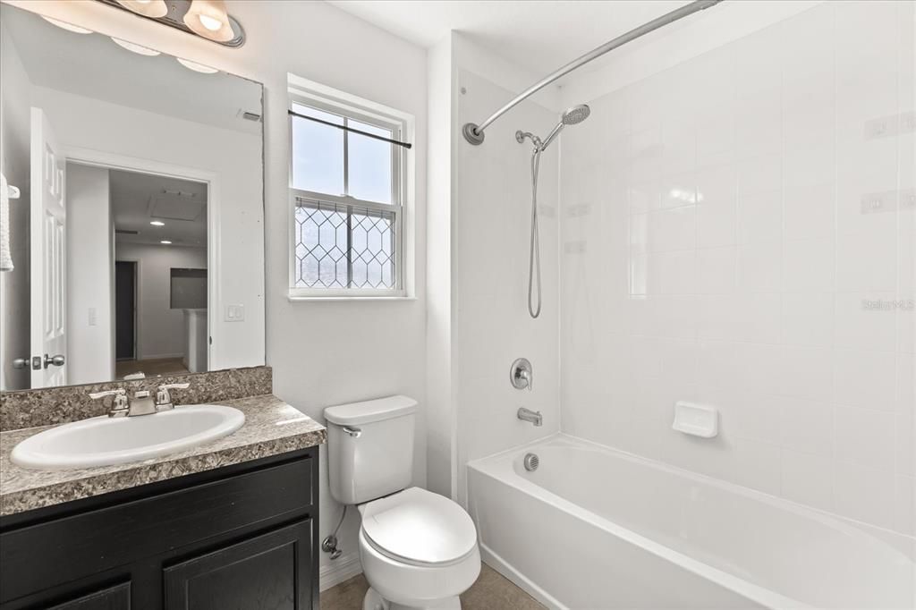 For Sale: $235,000 (3 beds, 2 baths, 1571 Square Feet)
