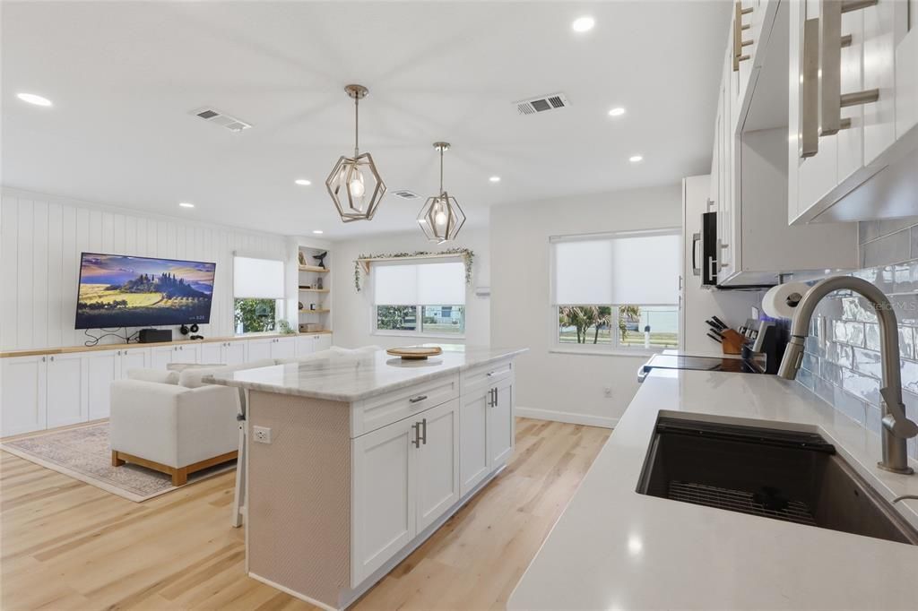 Activo con contrato: $439,900 (3 camas, 2 baños, 1348 Pies cuadrados)