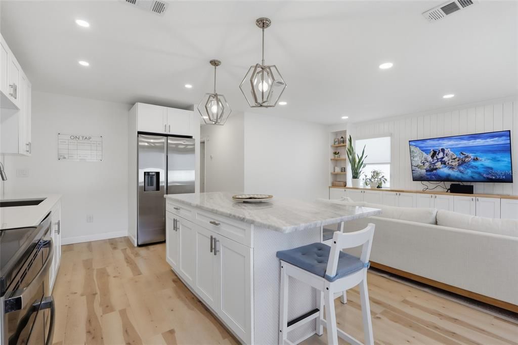 Activo con contrato: $439,900 (3 camas, 2 baños, 1348 Pies cuadrados)