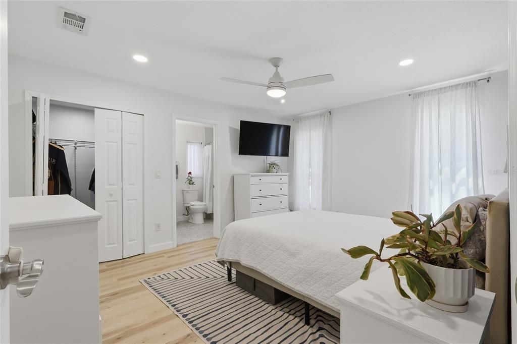 Activo con contrato: $439,900 (3 camas, 2 baños, 1348 Pies cuadrados)