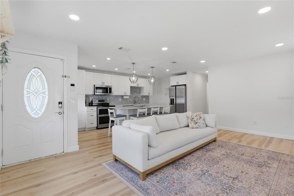 Activo con contrato: $439,900 (3 camas, 2 baños, 1348 Pies cuadrados)