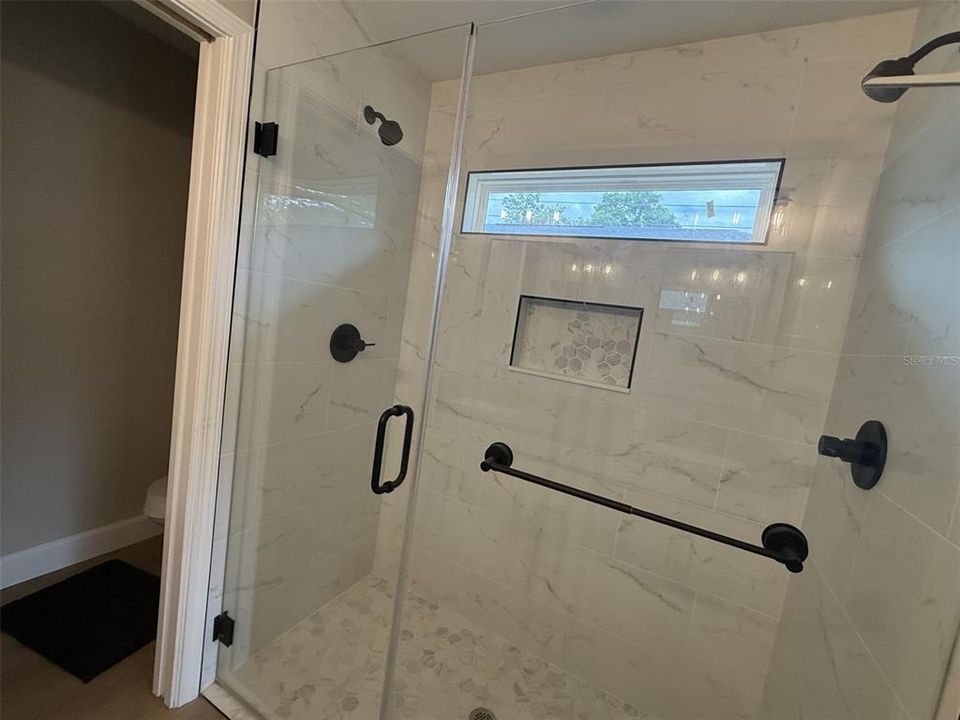 For Rent: $2,100 (3 beds, 2 baths, 1253 Square Feet)