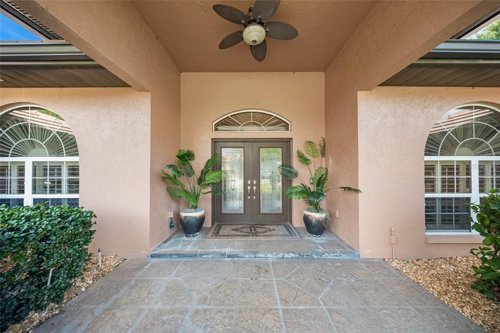 En Venta: $995,000 (3 camas, 2 baños, 3304 Pies cuadrados)