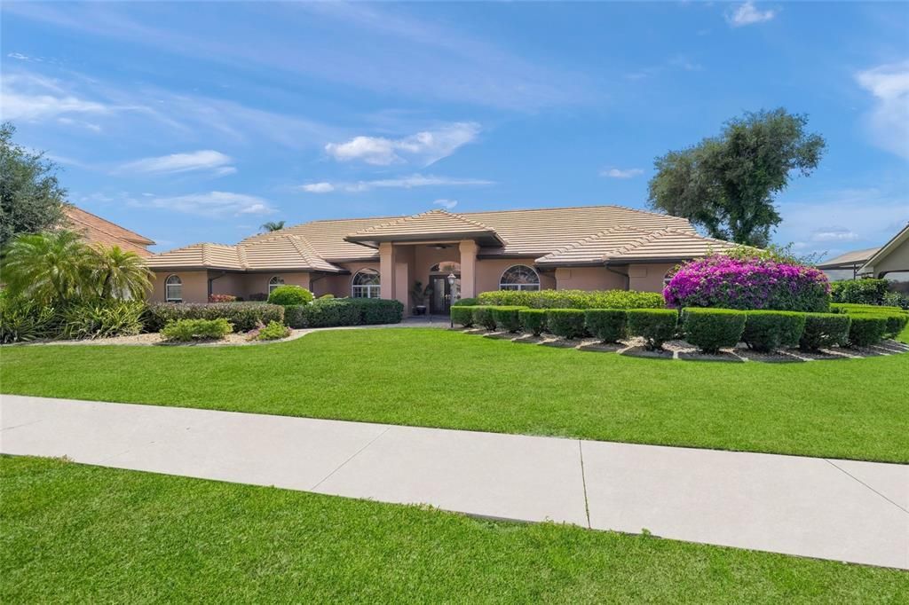 En Venta: $995,000 (3 camas, 2 baños, 3304 Pies cuadrados)