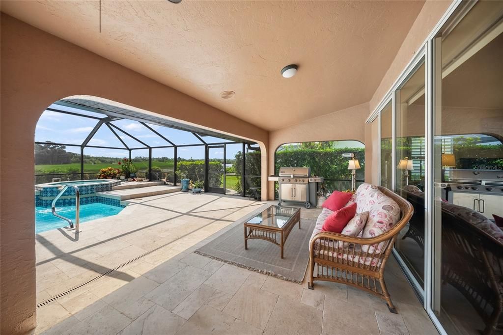 En Venta: $995,000 (3 camas, 2 baños, 3304 Pies cuadrados)