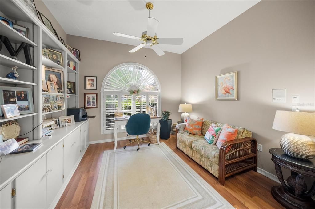 En Venta: $995,000 (3 camas, 2 baños, 3304 Pies cuadrados)