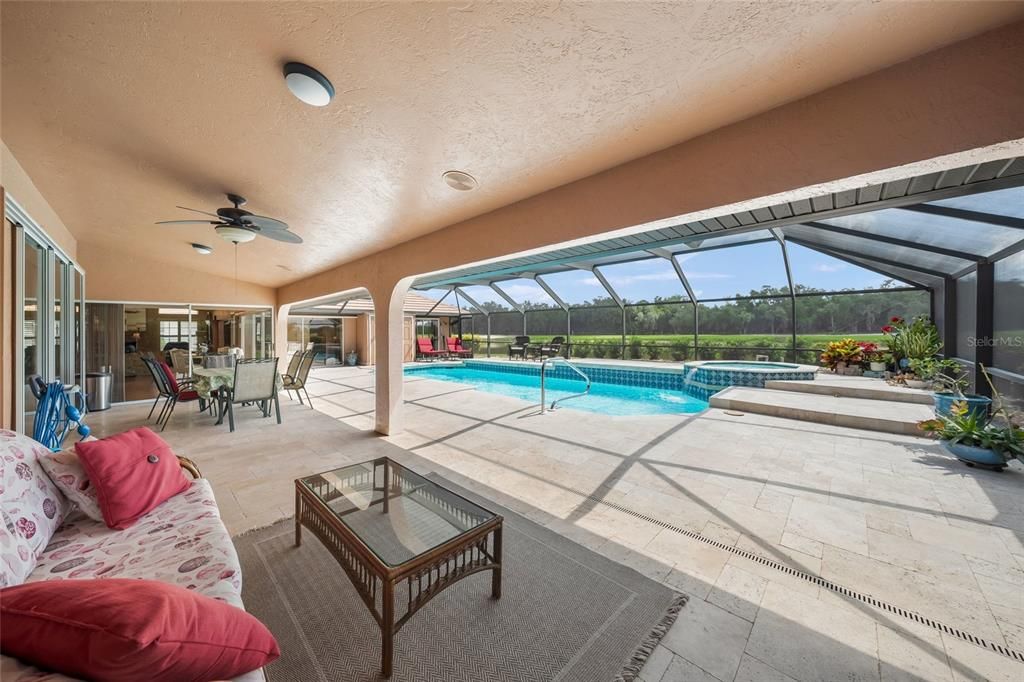 En Venta: $995,000 (3 camas, 2 baños, 3304 Pies cuadrados)