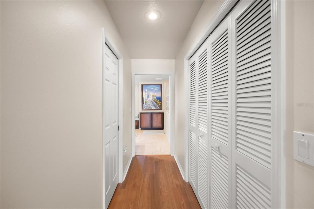 En Venta: $995,000 (3 camas, 2 baños, 3304 Pies cuadrados)