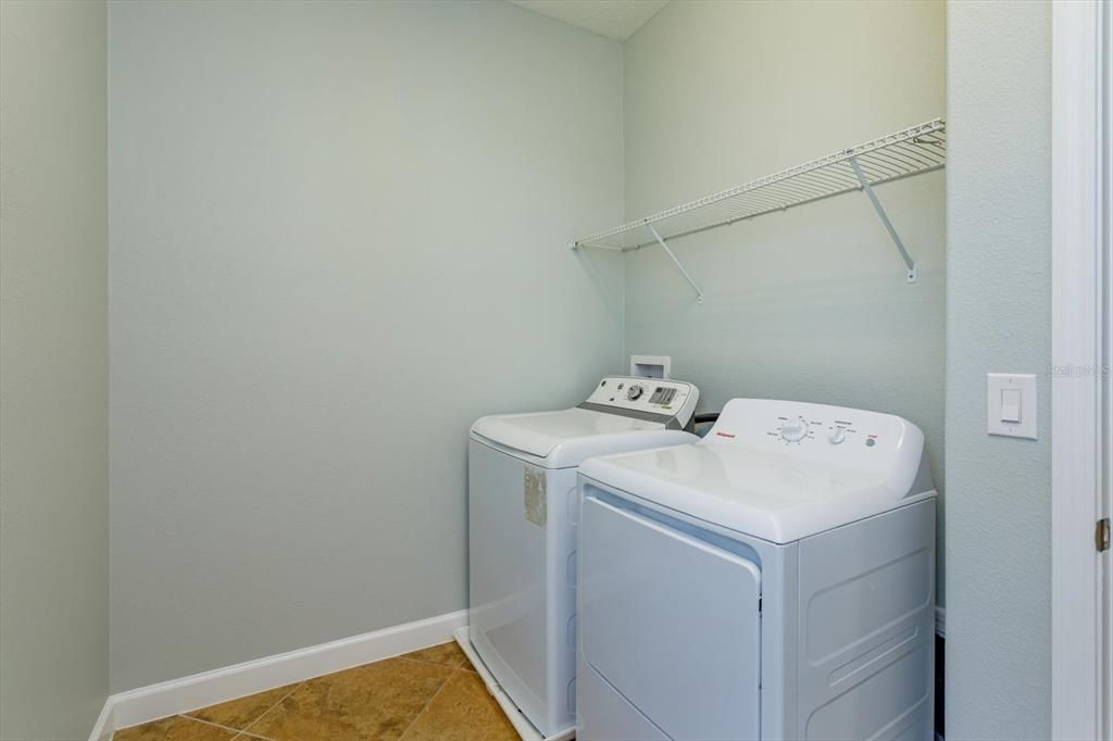 Active With Contract: $575,000 (4 beds, 3 baths, 2853 Square Feet)