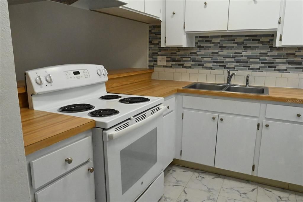 For Rent: $1,650 (2 beds, 1 baths, 1015 Square Feet)