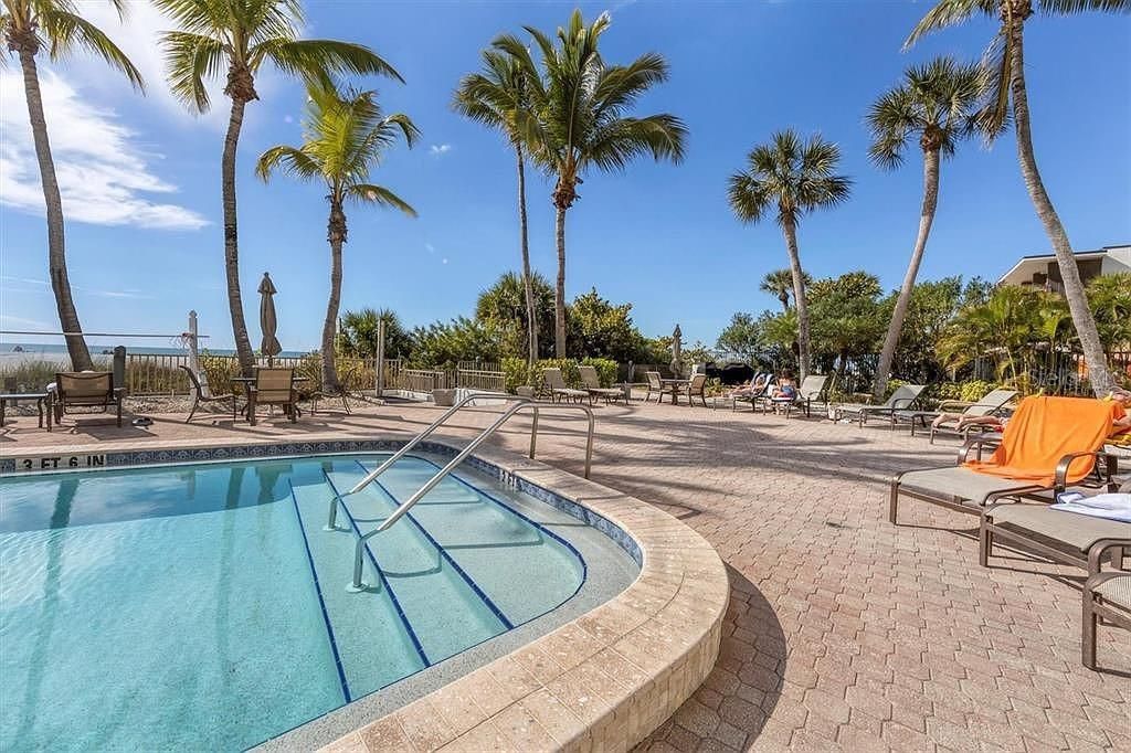 : $2,400,000 (3 beds, 2 baths, 2154 Square Feet)