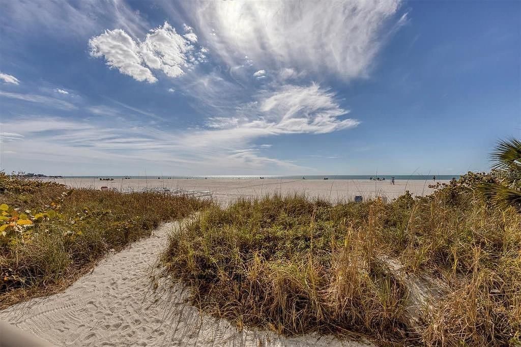 : $2,400,000 (3 beds, 2 baths, 2154 Square Feet)