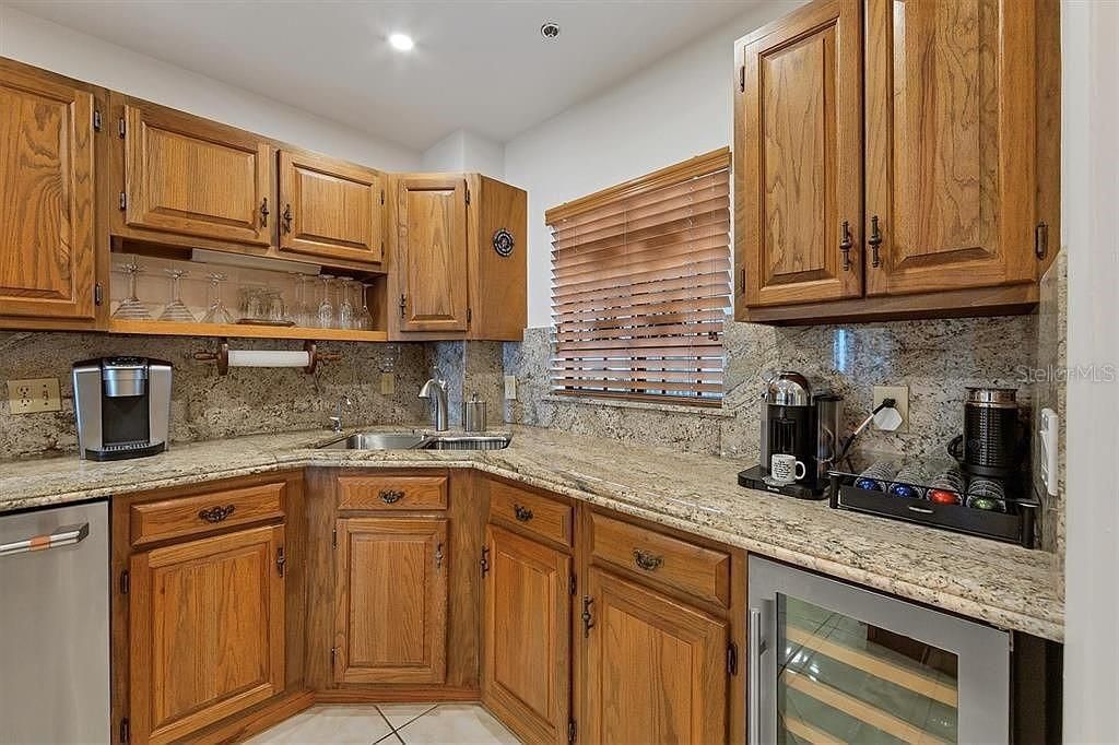 : $2,400,000 (3 beds, 2 baths, 2154 Square Feet)