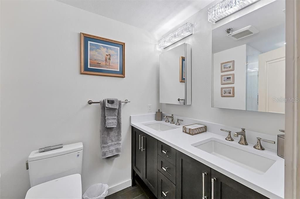 : $2,400,000 (3 beds, 2 baths, 2154 Square Feet)