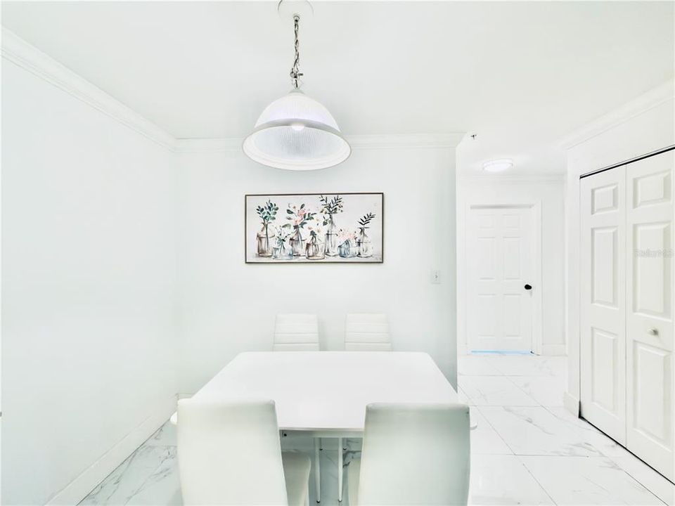 For Rent: $1,650 (2 beds, 1 baths, 1050 Square Feet)