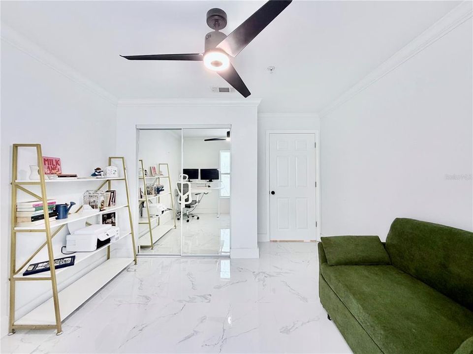 For Rent: $1,650 (2 beds, 1 baths, 1050 Square Feet)