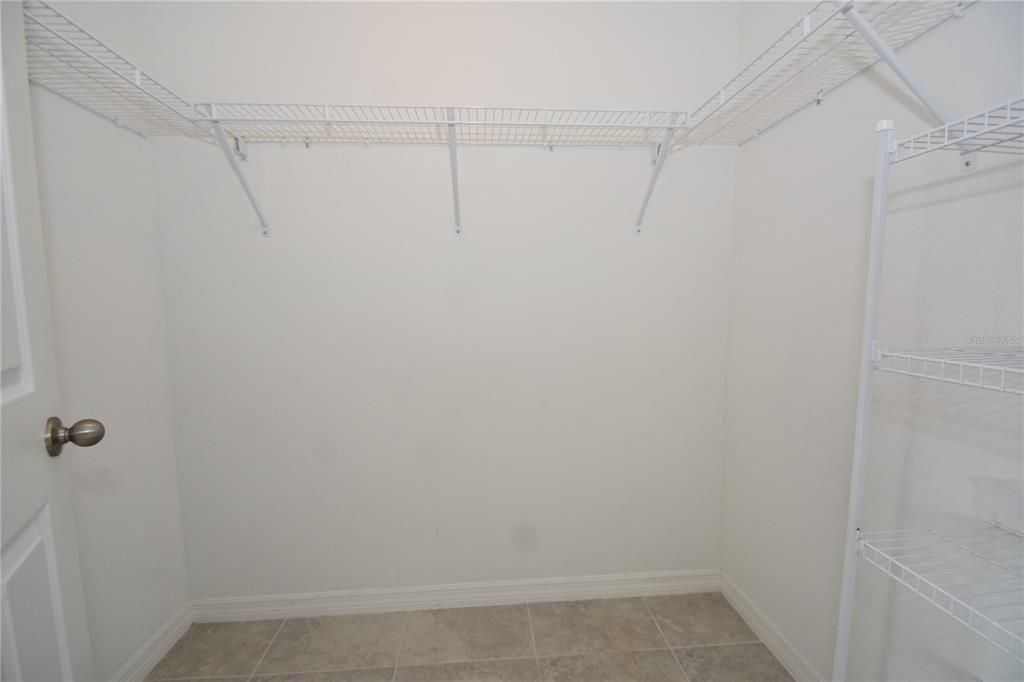 For Rent: $1,800 (3 beds, 2 baths, 1211 Square Feet)