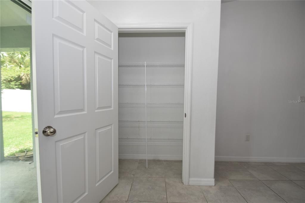 For Rent: $1,800 (3 beds, 2 baths, 1211 Square Feet)