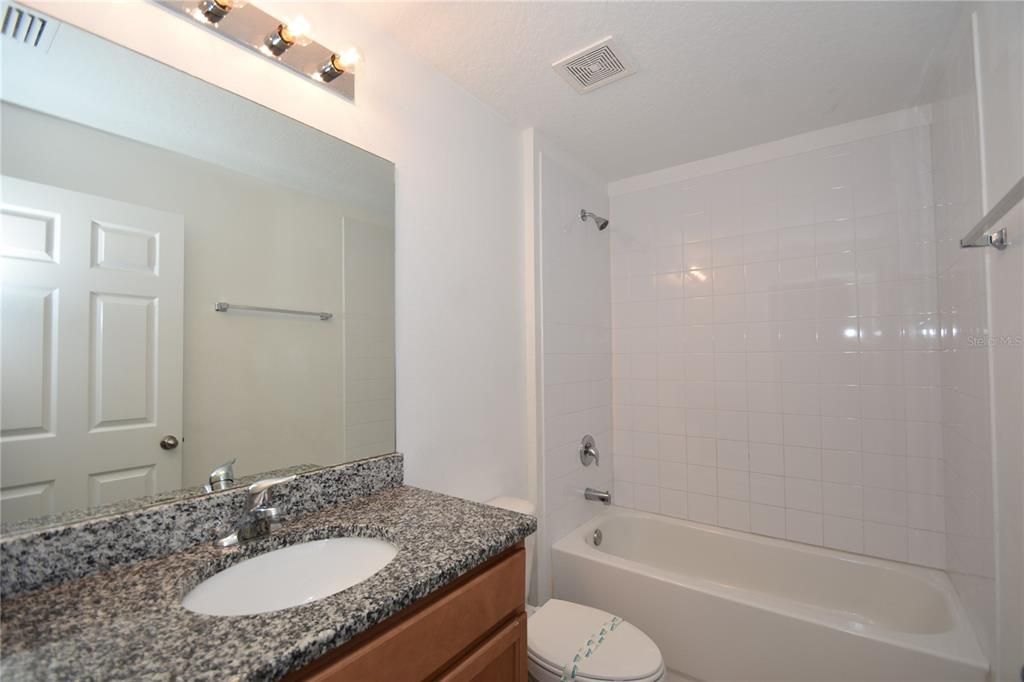 For Rent: $1,800 (3 beds, 2 baths, 1211 Square Feet)