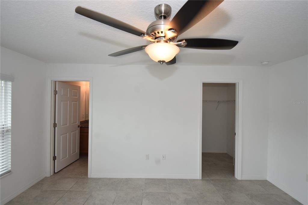 For Rent: $1,800 (3 beds, 2 baths, 1211 Square Feet)