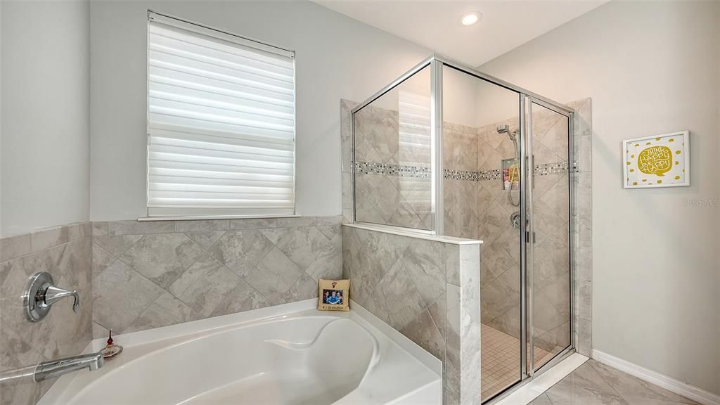 Activo con contrato: $468,000 (3 camas, 2 baños, 1844 Pies cuadrados)