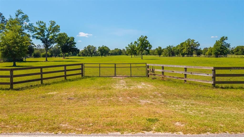 待售: $560,000 (15.41 acres)